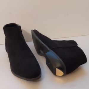 Qupid black faux-suede booties-sz 9